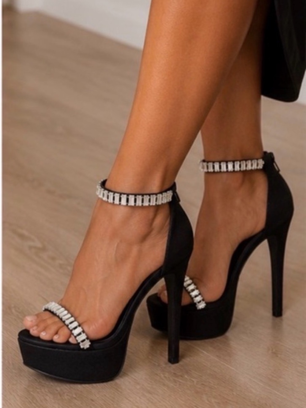 AAJ by Aminah Rayna Rhinestone Platform Heels NWT Size 7.5 Black
